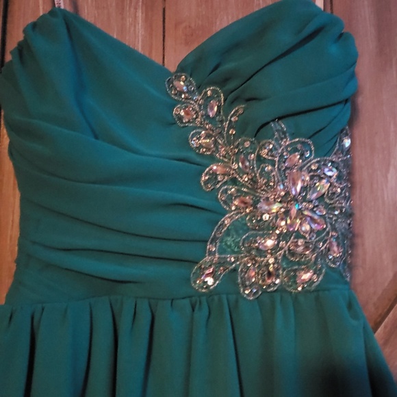 Cute semi formal - Picture 2 of 3